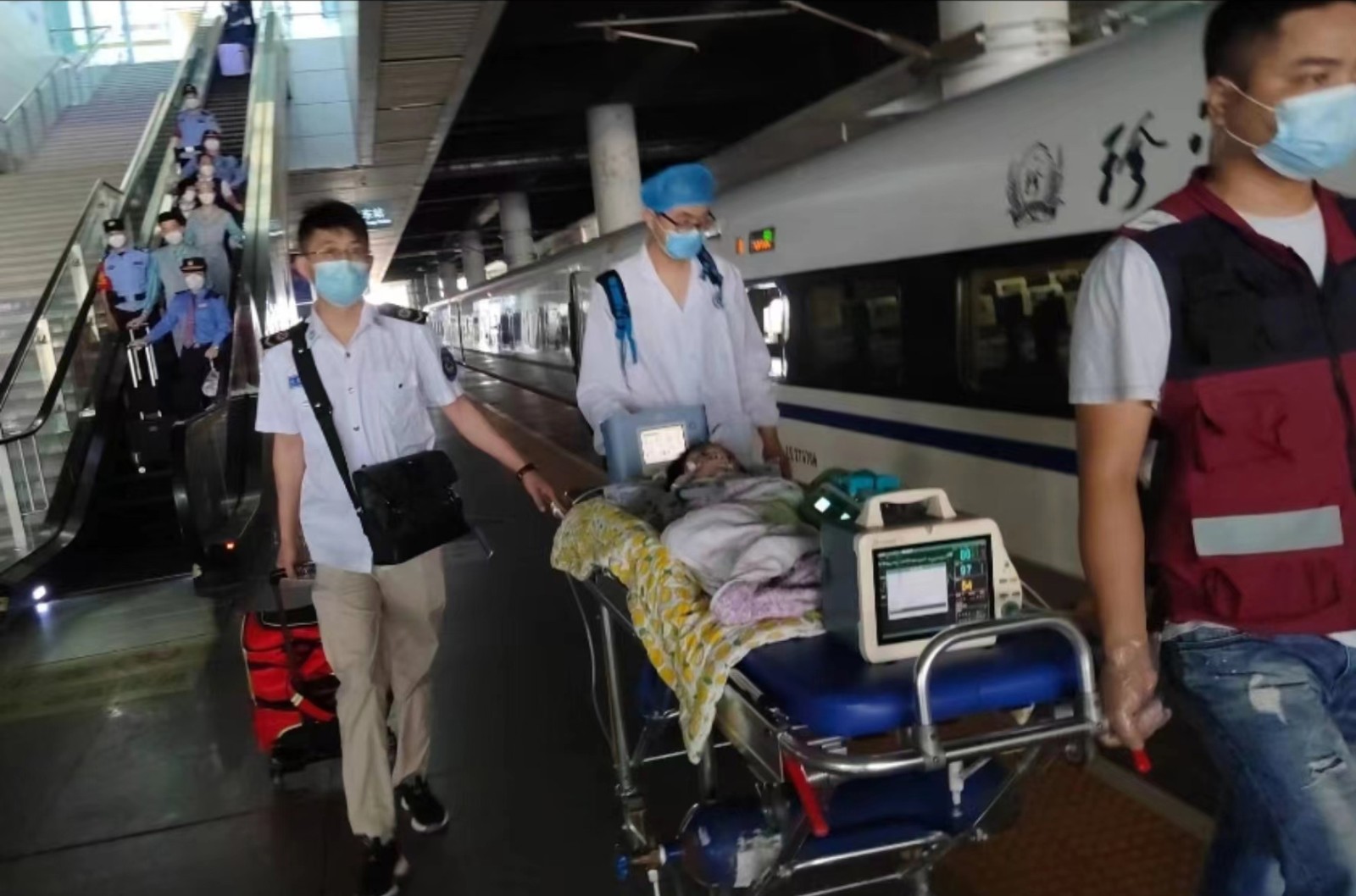 台江县高铁转运公司